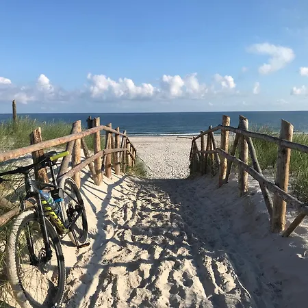 Nad Morzem Mojo Miodno Checz Lodge *