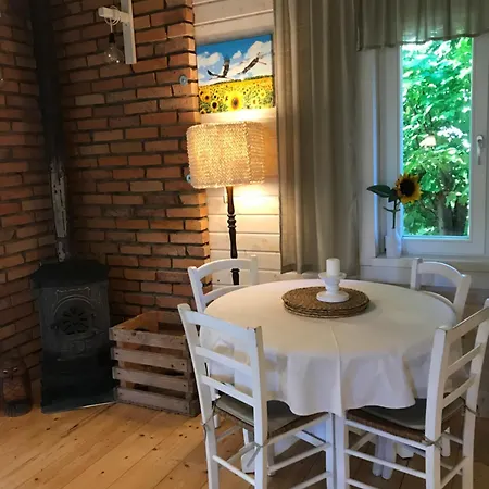 Nad Morzem Mojo Miodno Checz Lodge *