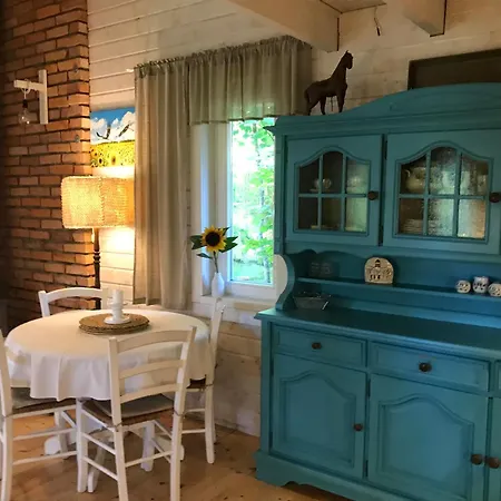 Nad Morzem Mojo Miodno Checz Lodge *