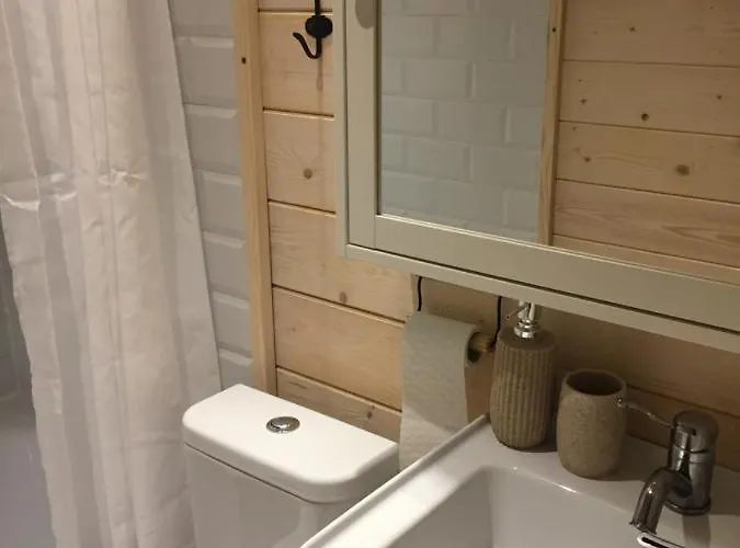 Nad Morzem Mojo Miodno Checz אכסניה *