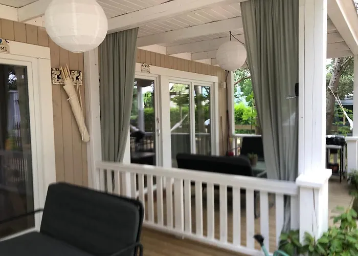 Nad Morzem Mojo Miodno Checz אכסניה