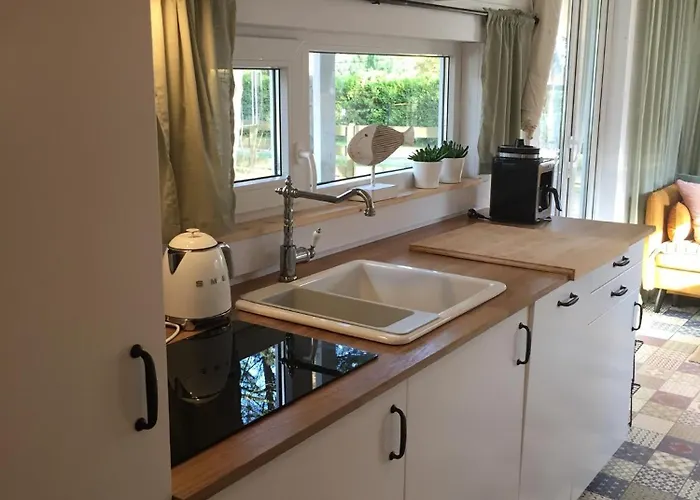 Nad Morzem Mojo Miodno Checz אכסניה *