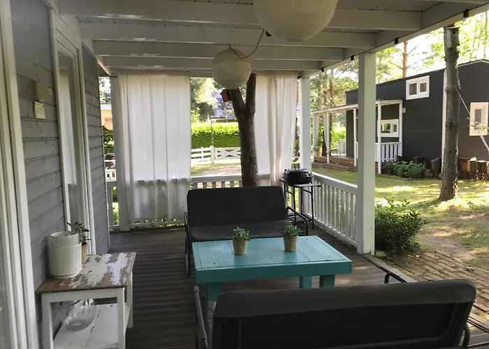 אכסניה Nad Morzem Mojo Miodno Checz סאשינו