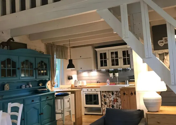 Nad Morzem Mojo Miodno Checz אכסניה